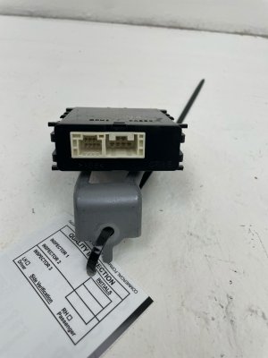 2021-2022 Toyota Venza Windshield Wiper Control Module (Used OEM)