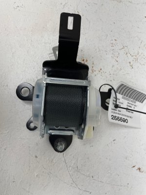 2022-2025 INFINITI QX60 Center Seat Belt Assembly - Rear, Left (Driver) (Used OEM)