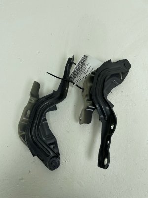 2022-2024 Kia Carnival Hood Hinge Set - Right (Passenger) (Used OEM)