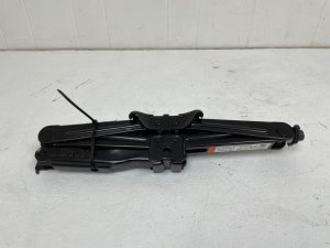 2018-2024 Lincoln Navigator Emergency Roadside Scissor Jack (Used OEM)
