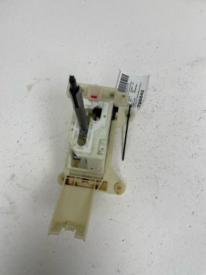 2021-2025 Hyundai Elantra Automatic Transmission Floor Shift Assembly (Used OEM)