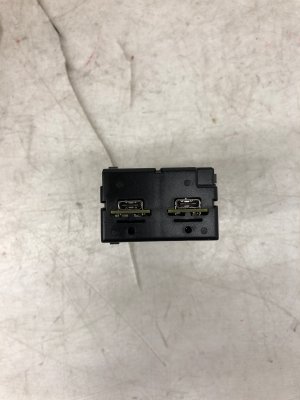 2020-2024 Volvo V90 Center Console Dual USB-C Charging Port (Used OEM)