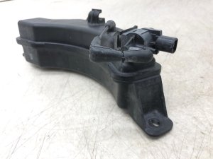 2010-2021 Lincoln Navigator Engine Vacuum Valve Reservoir Tank (Used OEM)
