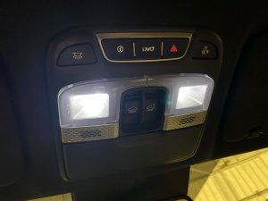 2020-2022 Kia Telluride Overhead Console with Dome Lights and Sunroof Switch (Used OEM)