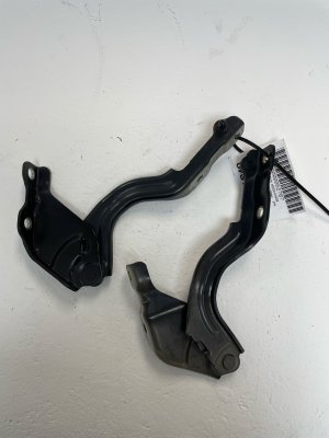 2024-2025 Hyundai Kona Hood Hinge Set - Front, Right (Passenger) (Used OEM)