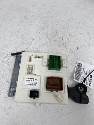 2016-2019 Volvo XC90 Comfort Control Module (Used OEM)