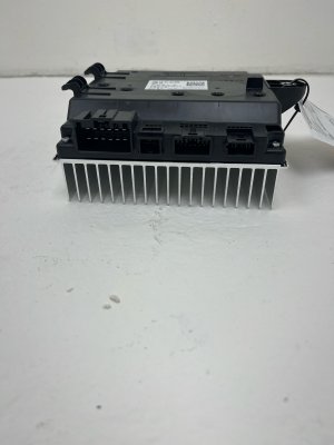  Tesla Model y Radio Audio Amplifier Speaker Output Module (Used OEM)