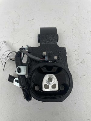 2025-2026 Nissan Murano Upper Engine Mount Control Rod (Used OEM)