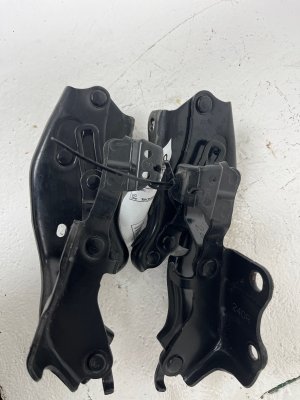 2019-2025 Lexus ES300h Hood Hinge Set - Front, Right (Passenger) (Used OEM)