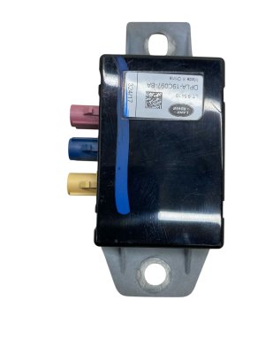 2017-2020 Jaguar F-Pace Antenna Amplifier Control Module (Used OEM)