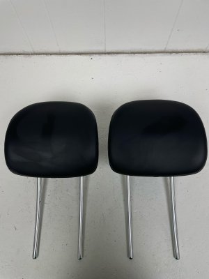 2025 Kia K4 Black Seat Headrest Set - Front, Right (Passenger) (Used OEM)