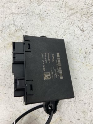 2018-2024 Lincoln Navigator Door Power Control Module - Front, Left (Driver) (Used OEM)