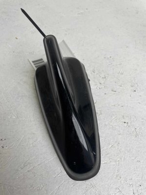 2024-2025 Volkswagen Atlas Black Shark Fin Roof Radio Antenna Assembly (Used OEM)
