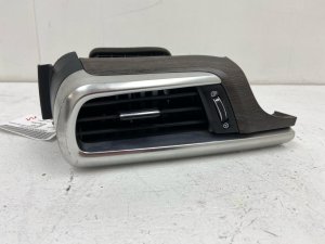 2020-2022 Kia Telluride Outer Air Vent Grille with Bezel (Used OEM)