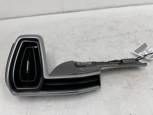 2024-2025 Kia Sorento Air Vent Grille Garnish - Front (Used OEM)
