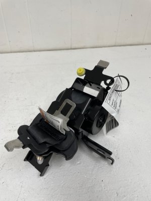 2023-2025 Honda Pilot 3rd Row Center Seat Belt Assembly - Rear, Right (Passenger) (Used OEM)