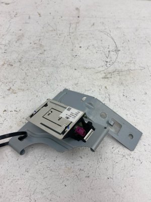 2018-2024 Lincoln Navigator Antenna Control Module (Used OEM)