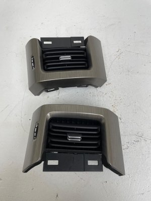 2022-2025 INFINITI QX60 Dashboard AC Climate Air Vent Set - Front (Used OEM)