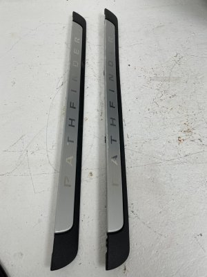 2022-2025 INFINITI QX60 Front Door Sill Insert Plate Trim Cover Set (Used OEM)