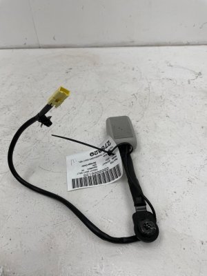 2021-2025 Kia Sorento Gray Seat Belt Buckle - Front (Used OEM)