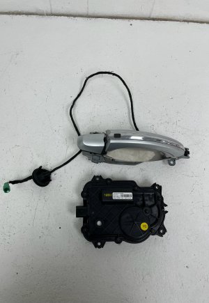 2013-2018 Bentley Flying Spur Silver Exterior Door Handle, Lock, Latch and Actuator Assembly - Front, Right (Passenger) (Used OEM)