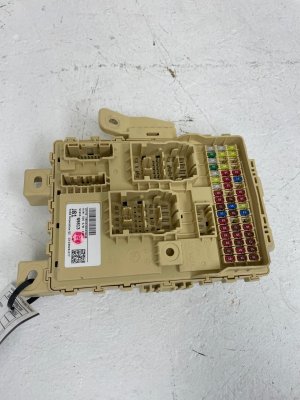 2022-2024 Hyundai Tucson Cabin Fuse Relay Junction Box (Used OEM)