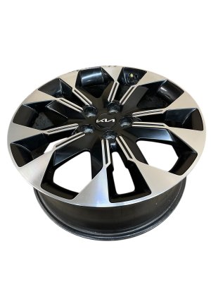 2022-2024 Kia Carnival Black 19x7.5 Machined Face Black Alloy Wheel (Used OEM)