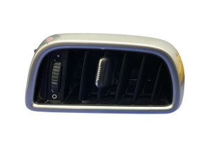 2011-2018 Porsche Cayenne Console Air Vent Outlet - Rear (Used OEM)