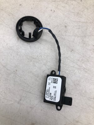 2019-2020 Cadillac Escalade ESV Center Console Locking Control Module (Used OEM)