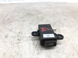 2020-2022 Kia Telluride Seat Back USB Charging Port (Used OEM)