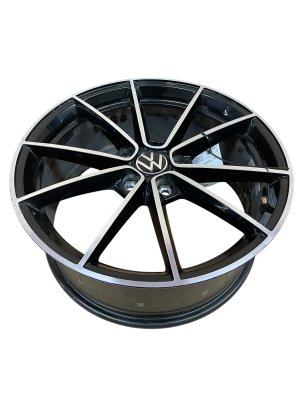 2022-2025 Volkswagen Golf 18-inch Alloy Wheel (Used OEM)