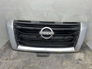 2022-2025 Nissan Pathfinder Black Upper Grille Assembly - Front (Used OEM)