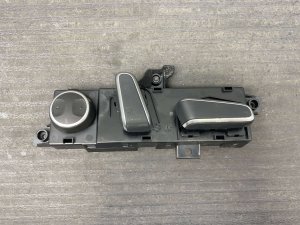 2023-2025 Hyundai Palisade Power Seat Adjust Switch Control Panel - Front (Used OEM)