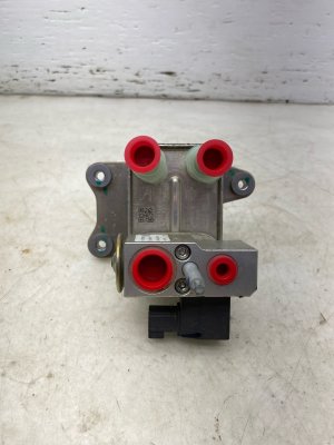 2024-2025 Lincoln Nautilus A/C Expansion Valve (Used OEM)