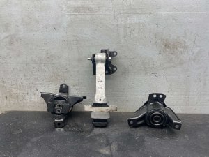 2020-2025 Kia Telluride Engine and Transmission Mount Set - Rear (Used OEM)