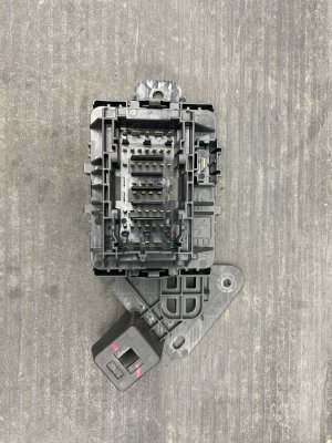 2024-2025 Lincoln Nautilus Relay Junction Box Block (Used OEM)