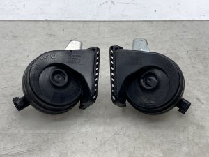 2021-2025 Ford Bronco High and Low Tone Horn Assembly with Brackets (Used OEM)