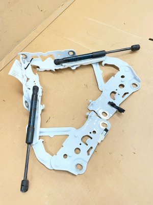 2017-2023 BMW 528i Active Hood Hinge Set - Right (Passenger) (Used OEM)