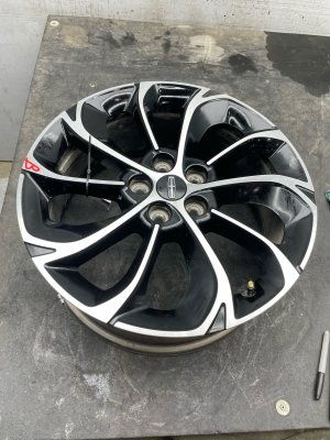 2024-2025 Lincoln Nautilus 19x8 10-Spoke Machined Aluminum Wheel (Used OEM)