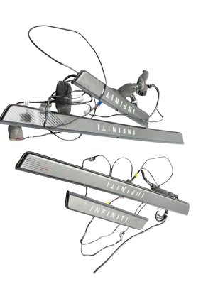 2022-2025 INFINITI QX60 Illuminated Door Sill Plate Set - Front (Used OEM)