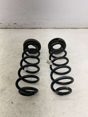 2020-2025 Hyundai Palisade Coil Spring Set with Load Leveling - Rear (Used OEM)