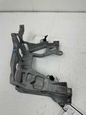 2015-2023 Mercedes-Benz C280 Headlight Mounting Bracket - Front (Used OEM)