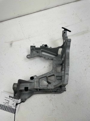 2015-2023 Mercedes-Benz C280 Headlight Mounting Bracket - Front (Used OEM)