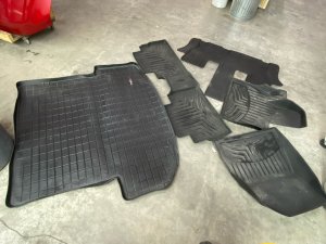 2020-2025 Kia Telluride All-Weather Rubber Floor Mat Set - Front (Used OEM)