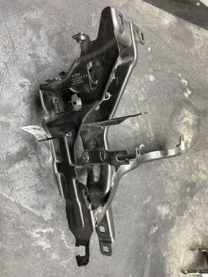 2020-2024 BMW X6 Outer Radiator Support Bracket - Front (Used OEM)