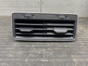 2017-2025 Audi Q7 Center Console Air Vent - Rear (Used OEM)