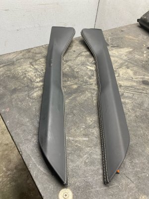 2022-2023 Jeep Wagoneer Black Center Console Trim Panel Set - Front (Used OEM)