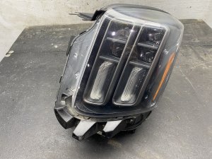 2023-2024 Kia Telluride Projector LED Headlight Assembly - Front, Left (Driver) (Used OEM)