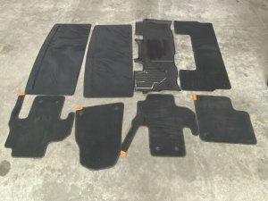 2022-2026 Jeep Wagoneer Front and Rear Floor Mat Set (Used OEM)