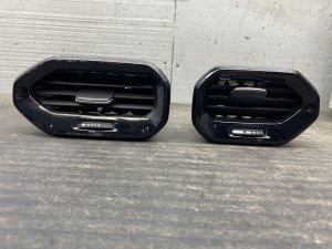 2023-2026 Honda Pilot Dash Mounted A/C Air Vent Set - Front (Used OEM)